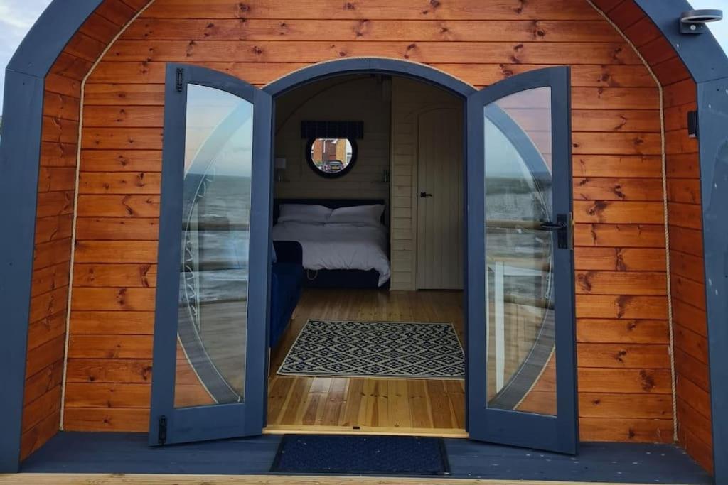בירצ'ינגטון Spring Tide Cliff Top Glamping Pod With Direct Sea Views מראה חיצוני תמונה