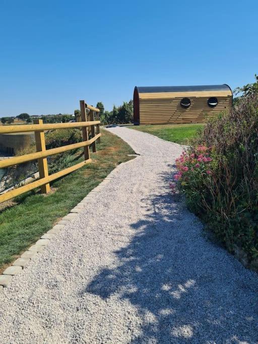 בירצ'ינגטון Spring Tide Cliff Top Glamping Pod With Direct Sea Views מראה חיצוני תמונה